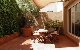 Suitur Courtyard Apartment